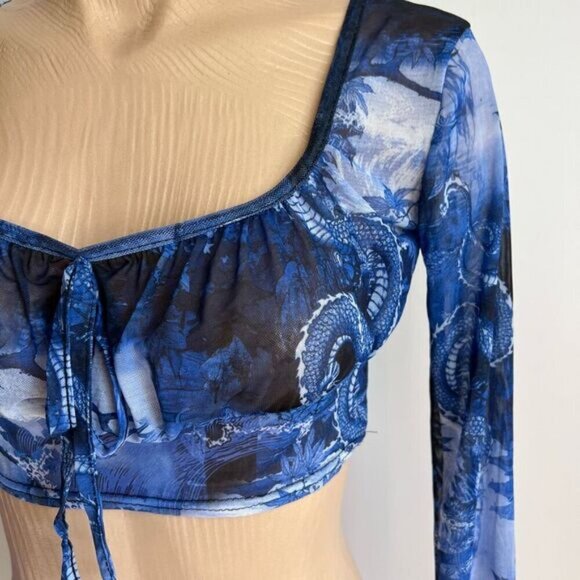 Brand New Pretty Little Thing Women’s 4 Blue Dragon Print Long Sleeve Crop Top - Picture 4 of 13